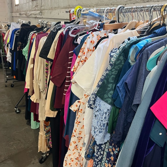 50 Wholesale Liquidation Box Lot Amazon TARGET Clothing Shoes Mixed Box Women - Picture 13 of 14